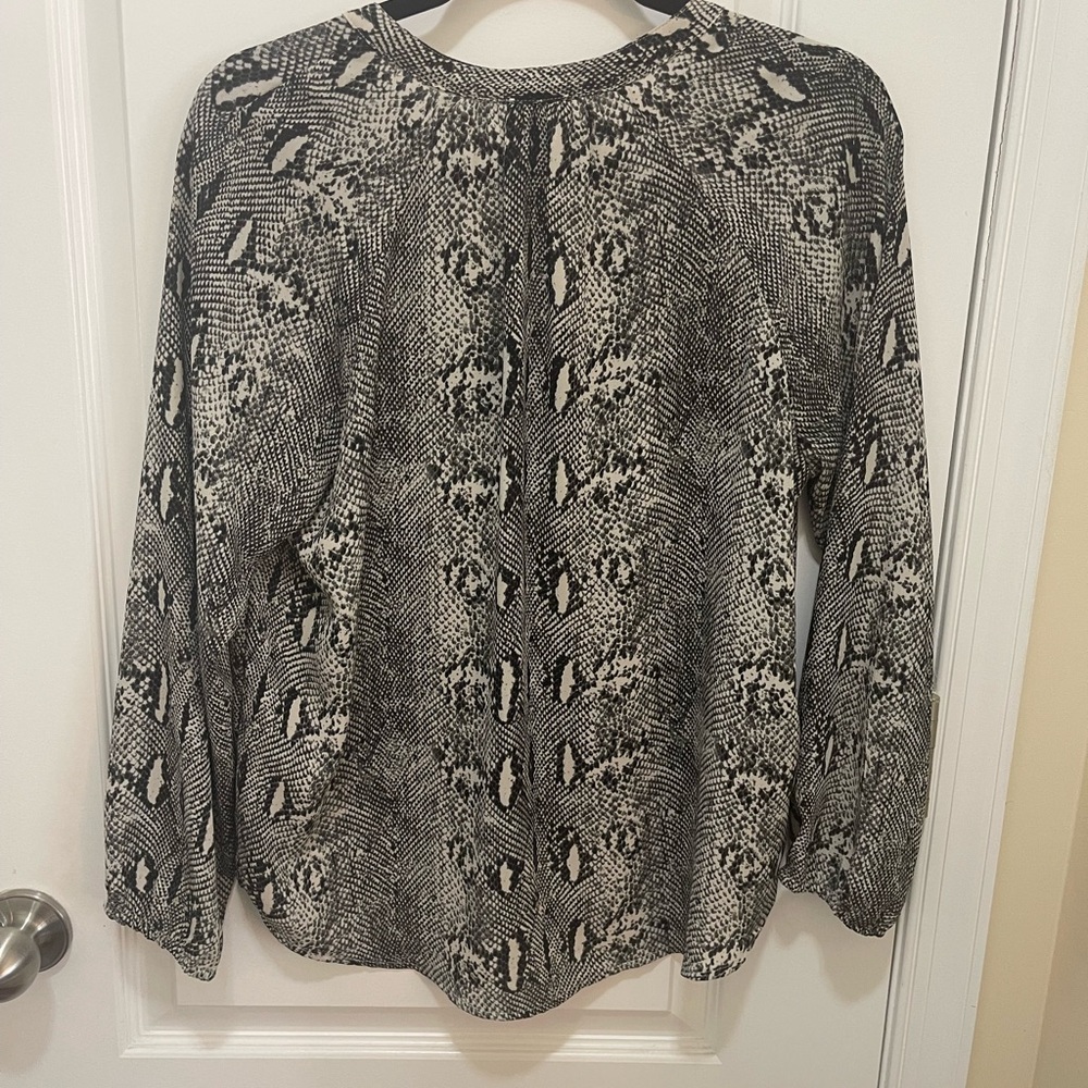 J. Crew Gray, White and Black Snake Skin Print Long Sleeve Blouse - Shirt size S - Picture 8 of 13